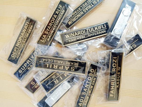 PIN, NAMETAG, GANCI
